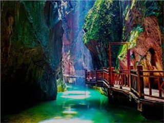 黃金周 ｜ 琉璃仙境！張家界朝陽(yáng)地縫提質(zhì)后重新開(kāi)放